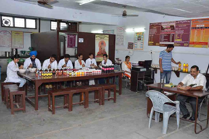 Laboratory Shree Laxminarayan Ayurvedic College	 in Amritsar	
