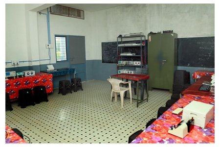 Elecronic Lab Nethaji Memorial Arts And Science College Nemmara, Palakkad in Palakkad