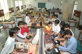 Practical Room of College of Engineering Sciences & Technology, Lucknow in Lucknow