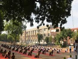 Bulding of  Deshbandhu College  in New Delhi
