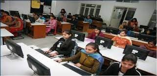 Computer lab Banarasi Das Arya Girls College  in Jalandar Cantt