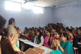 Classroom R.R.M.K. Arya Mahila Mahavidyalaya in Gurdaspur	