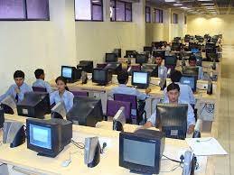 computer lab UPES-School of Business (UPES-SOM, Dehradun) in Dehradun