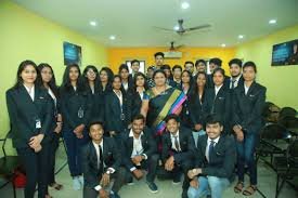 Group photo Queen Mary College in Hyderabad	