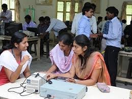 Students of Sri Muthukumaran Medical College Hospital and Research Institute, Chennai in Chennai	
