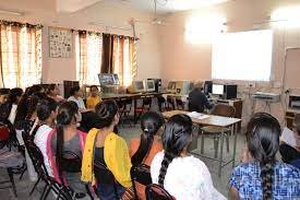 Computer Lab Guru Nanak College For Women  Charan Kanwal Banga in Jalandar