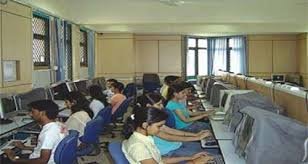 Computer lab  keshav mahavidyalaya in new delhi(KM) 