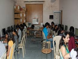 Computer Lab Atma Ram Sanatan Dharma College (ARSD College) in South West Delhi	