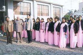 Group photo H.L.M. Girls College in Ghaziabad