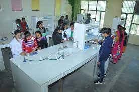 Science Lab D.A.V. College Sadhaura (YNR) in Yamunanagar