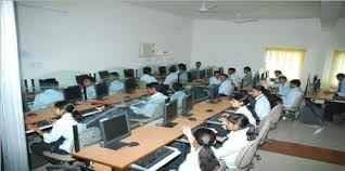 computer lab Uttaranchal Institute of Technology (UIT, Dehradun) in Dehradun