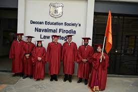 Group photo DES Shri. NavalmalFirodia Law College in Pune