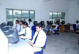 Computer Lab Guru Nanak Khalsa College  in Yamunanagar