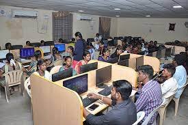 Computer lab  Urumu Dhanalakshmi College (UDC), Tiruchirappalli 