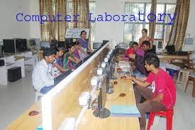 Computer Lab D.A.V. College Sadhaura (YNR) in Yamunanagar