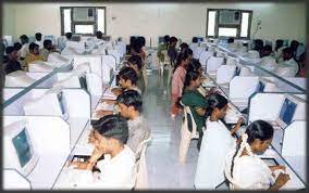 Computer Lab for Dharmamurthi Rao Bahadur Calavala Cunnan Chettys Hindu College - (DRBCCC, Chennai) in Chennai	