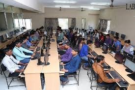 Computer lab  Bhagwan Mahavir University in Surat
