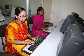 Computer lab Lyallpur Khalsa College For Women  Jalandhar
