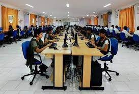 Computer Center of Narasaraopeta Engineering College in Guntur