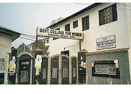 Main Gate Government College for Women (GCW,  Nawakadal) in Srinagar	