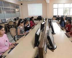 Computer Lab Doaba College  in Jalandar