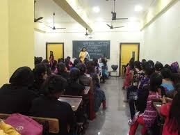 Shri Md Shah Mahila College of Arts & Commerce Classroom