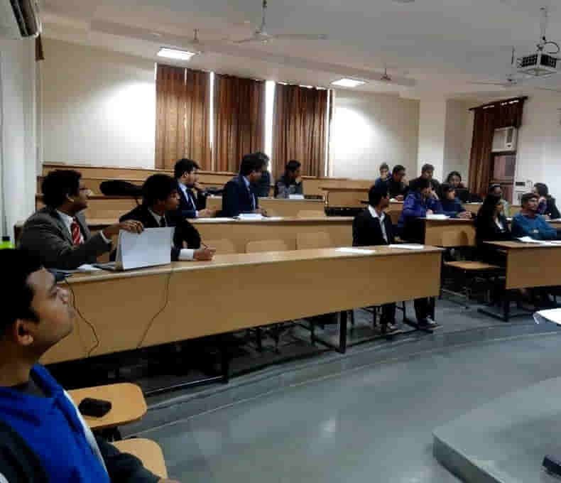 Classroom Lal Bahadur Shastri Institute Of Management - [Lbsim], New Delhi 