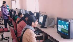 Computer lab D.A.V. College of Education For Women  in Amritsar	