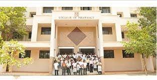 studnets group photos KMCH College of Pharmacy in Coimbatore