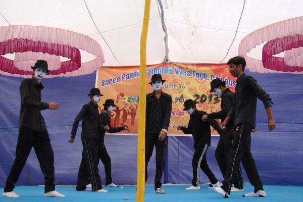 Dance Activiti Surendranagar University in Ahmedabad