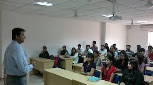 Classes Amity Global Business School in Ernakulam