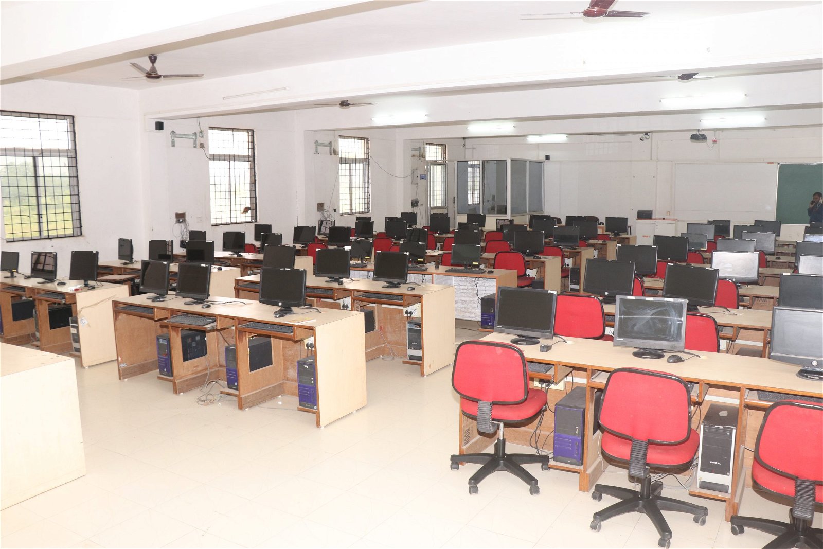 Computer lab  Mahakaushal University in Jabalpur