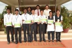 SRCE Group Photo with certificate