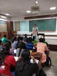 classroom HL Centre For Professional Education (HLCPE, Ahmedabad) in Ahmedabad