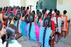 Classroom R.R. Bawa D.A.V. College For Girls in Gurdaspur	