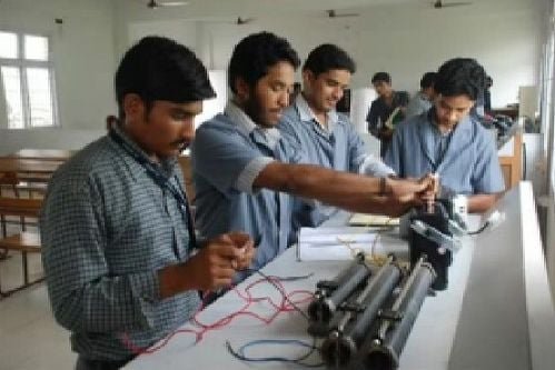 Lab for AL-Ameer College of Engineering And Information Technology (ALACET, Visakhapatnam) in Visakhapatnam	