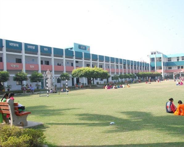 Campus Dayanand Mahila Mahavidyalaya in Kurukshetra