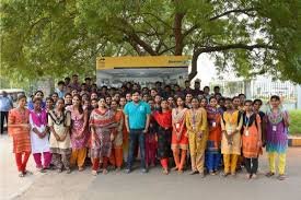 Studnets groupPhotos  Sri Sairam Engineering College, SSE Chennai in Chennai	