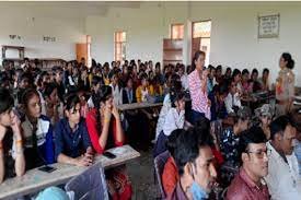 Students Kishnu Babu Shivhare Mahavidyalay in Hamirpur