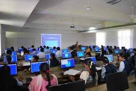 Computer Lab Nallamuthu Gounder Mahalingam College in Coimbatore	
