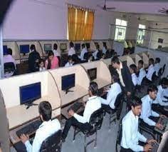 Computer lab Pandit L.R. College Of Technology (PLRCT, Faridabad) in Faridabad