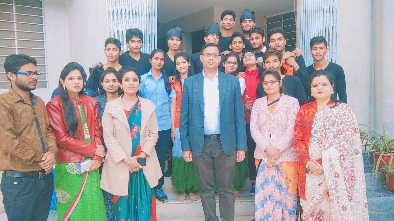 Group Photo for Siddhivinayak College of Science And Higher Education, Alwar in Alwar
