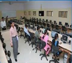 Computer lab Vidya Bharati Mahavidyalaya (VBM), Amravati in Amravati	