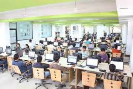 Computer lab Lovely Professional University Distance Education (LPUDE), Jalandhar in Jalandhar