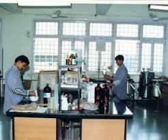 Laboratory at VG Vaze College of Arts, Science and Commerce, Mumbai in Mumbai 