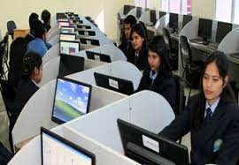 Computer lab Himgiri Zee University in Dehradun