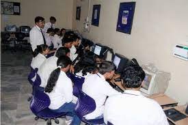 Computer lab Aizaz Rizvi College of Journalism and Mass Communication (ARCJ-MC, Lucknow) in Lucknow
