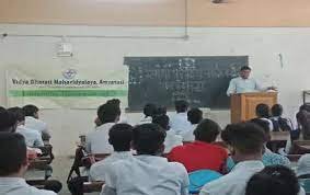 Class Vidya Bharati Mahavidyalaya (VBM), Amravati in Amravati	