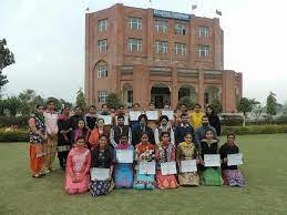Group photo Khalsa College in Amritsar	