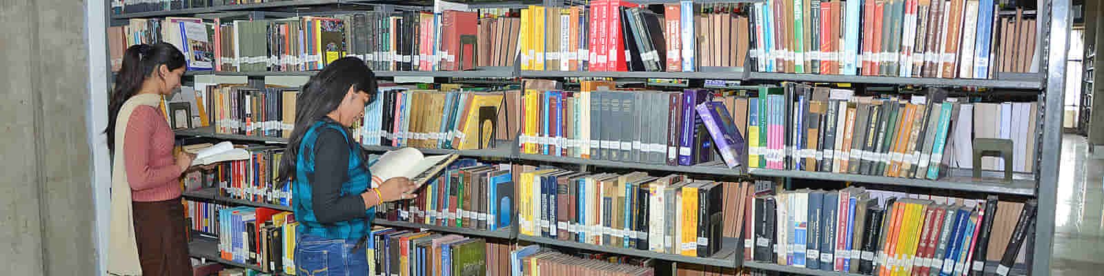 Library Guru Nanak Dev University College  in Pathankot	